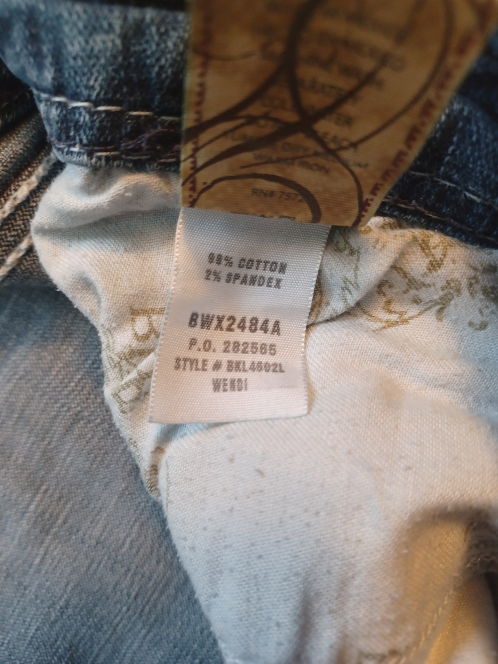 BKE Wendi Distressed Bootcut Jeans Women's Size 31 X 33 1/2 - Picture 4 of 12